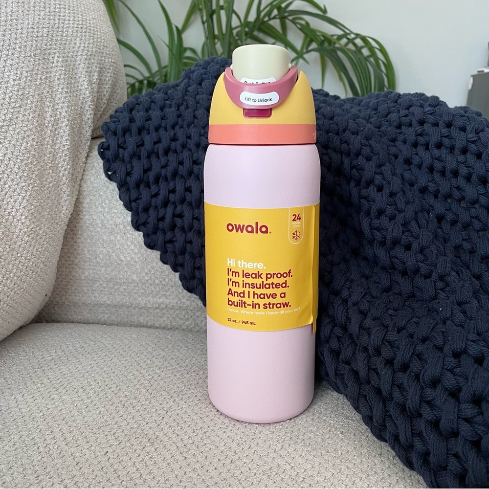 32oz Owala Water Bottle in Candy Store NWT